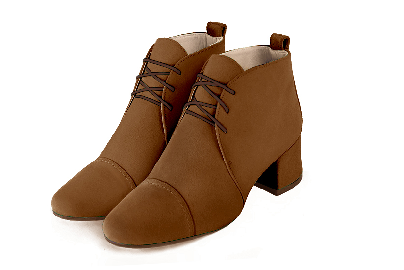 Caramel brown women's ankle boots with laces at the front. Round toe. Low flare heels. Front view - Florence KOOIJMAN